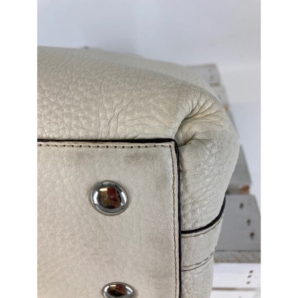 COACH F14686 LARGE IVORY PEBBLED LEATHER SHOULDER BAG WITH CHARM - Picture 10 of 16